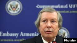 ԵԱՀԿ Մինսկի խմբի համանախագահ Ջեյմս Ուորլիք, արխիվ