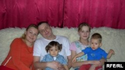 Еşquar Igor Bokov ğailäse belän