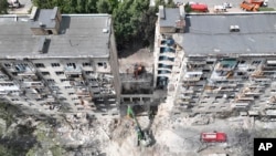 Місце російського удару у Солом’янському районі Києва, 18 червня 2025 року 