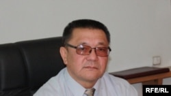 Кеңешбек Дүйшөбаев.