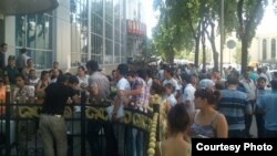 Тошкентдаги Билайн биноси олдидаги 17 июлги манзара.