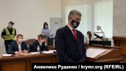 Апеляційний суд 15 червня допитує Петра Порошенка у справі про державну зраду експрезидента Віктора Януковича та анексії Криму