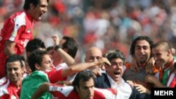 پرسپوليس با کسب ۵۹ اميتاز قهرمان ليگ برتر باشگاههای ايران، جام خليج فارس شد.
عکس از مهر