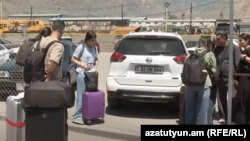 Eýrany Ermenistanyň serhedinden terk etmek isleýän adamlar