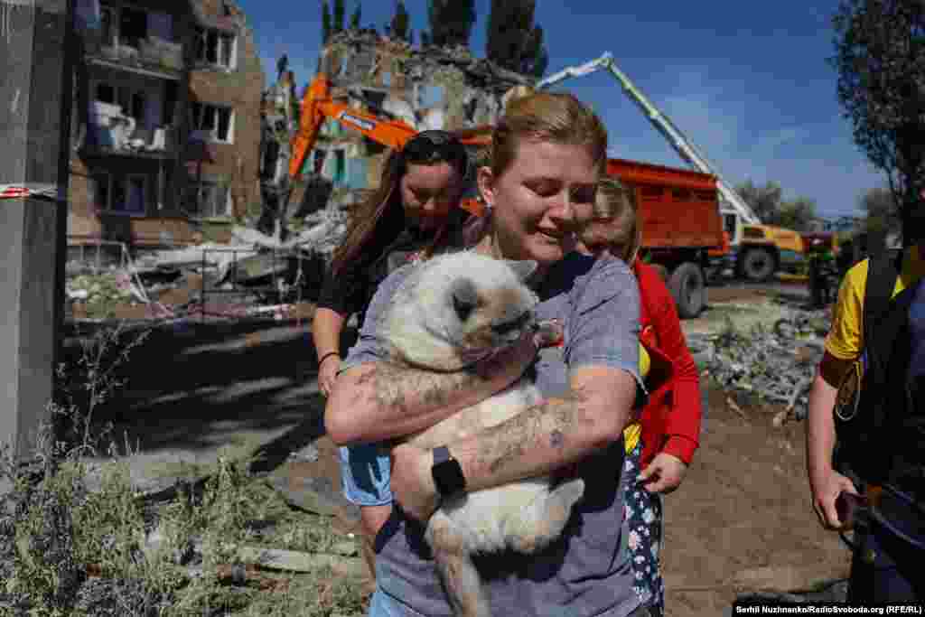 Инҳо аз ҳамлаи Русия ба Киев ҷон ба саломат бурдаанд. Нерӯҳои ҳавоии Украина гуфт, ки дар ҳамла аз тақрибан 600 ҳавопаймои бесарнишин ва 31 мушак истифода шуд