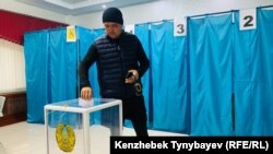 Голосование на участке № 350 в Алматы. 6 октября 2024 года