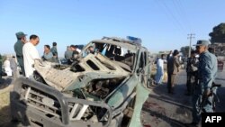 پلیس افغانستان در محل انفجار در هرات