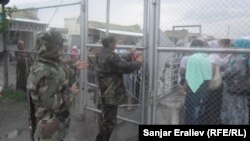 Ўзбекистон ва Қирғизистон ўртасидаги "Дўстлик" чегара бекати ёпиқлигича қолмоқда.