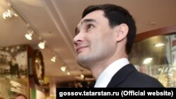 Türkmenistanyň parlamenti Mejlisiň kanunçylyk boýunça komitetiniň ýolbaşçysy Serdar Berdimuhamedow