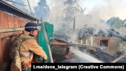 Ուկրաինա - Հրշեջները մարում են Իվանո-Ֆրանկովսկում ռուսների հարվածներին հաջորդած հրդեհները, 21-ը հուլիսի, 2025թ.