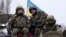 Українські солдати біля ліній фронту неподалік Артемівська. З березня 2015 року