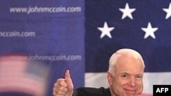 71 yäşlek senator John McCain