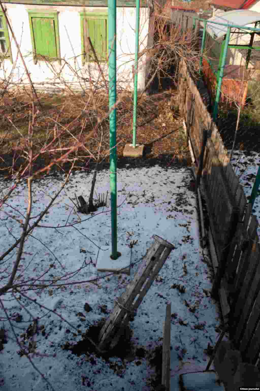 Сolumn of refugees from Donetsk