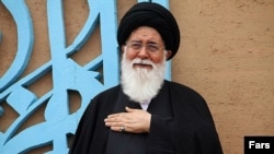 آیت‌الله علم‌الهدی از مدافعان سرسخت مسدود شدن شبکه‌های اجتماعی است.