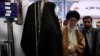 بازدید رهبر جمهوری اسلامی از غرفه شرکت حجاب شهرکرد در نمایشگاه کالای ایرانی در اردیبهشت ۹۷