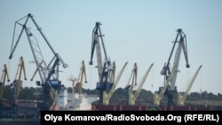 Розвантаження вугілля в порту «Південний», Одеська область