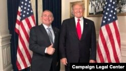 Дональд Трамп менен Лев Парнас.