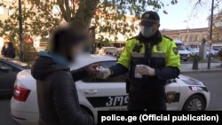 Ежедневно в Грузии фиксируются сотни нарушений ковид-ограничений. Лишь за прошедшие сутки было выявлено 705 таких фактов