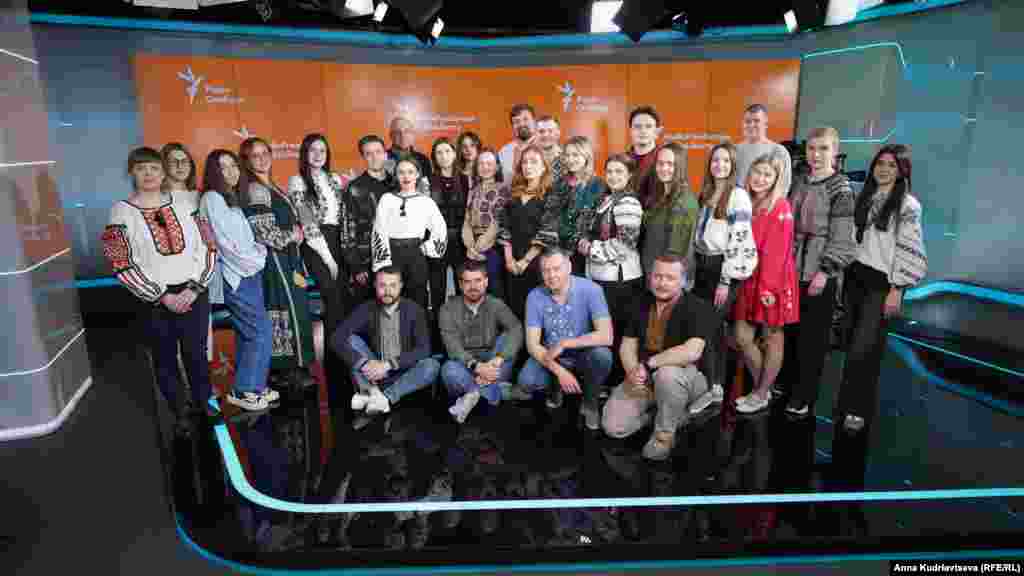 Співробітники Київського бюро Радіо Свобода вітають усіх із Днем вишиванки!