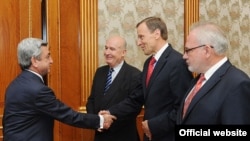 Президент Армении Серж Саргсян принимает сопредседателей Минской группы ОБСЕ, Ереван, 9 июня, 2011 г.