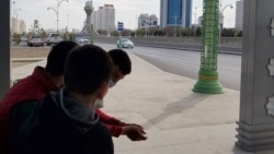 Diňle: Aşgabatda ýaşaýjylar neşe maddalaryna meňzeş garyndylaryň täsirine düşýän ýaşlaryň köpelmeginden howatyrlanýar