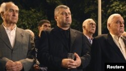 Югоосетинский экс-президент оказался проворнее своего преемника: Эдуард Кокойты во время 5-й годовщины августовской войны успел раньше почтить память погибших