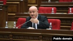 Հովիկ Աղազարյան, արխիվ