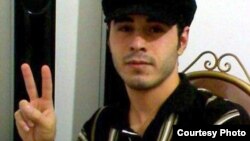 حسین رونقی ملکی در چهار سال گذشته که در زندان بوده، ۷ بار مورد عمل جراحی کلیه و میزنای قرار گرفته است