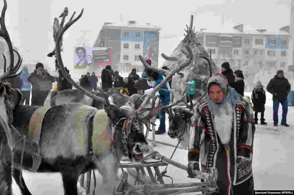 Победителем в этом году стал Василий Вылко (Кооператив &quot;Красный октябрь&quot;), ему подарили снегоход &quot;Буран&quot;.