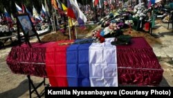 Похороны Кирилла Нысанбаева, казахстанца, воевавшего на стороне России и погибшего в Украине. Челябинск, 17 июля 2025 года