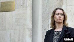 Ֆրանսիայի նախագահի խորհրդական, Ուկրաինայում Ֆրանսիայի նախկին դեսպան Իզաբել Դյումոն, արխիվ