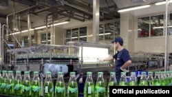 Армения – Поточная линия завода «Pepsi Cola Bottler Armenia», Ереван, 1 июня 2011 г. 