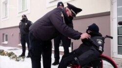 Хлопчик, який страждає від раку, склав присягу поліцейського – відеорепортаж