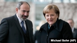 Никол Пашинян и Ангела Меркель в Берлине (архив)