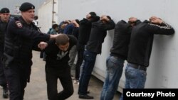 Полицейский рейд против мигрантов, Москва, 30 июля 2013 года.