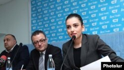 Слева направо: Гагик Буниатян, Алексан Арутюнян и Гоар Гаспарян  