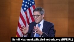 Радник Держдепартаменту США Дерек Шолле