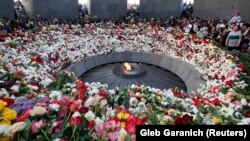 Հայոց ցեղասպանության զոհերի Ծիծեռնակաբերդի հուշահամալիրը ապրիլի 24-ին, արխիվ