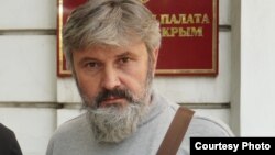 Митрополит Симферопольский и Крымский Православной церкви Украины перед рассмотрением дела Владислава Есипенко, Симферополь, Крым