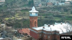 Только зарегистрированное религиозное объединение имеет право претендовать на собственность – мечеть, молельный дом, религиозную утварь и другое имущество