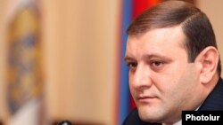 Տարոն Մարգարյան, արխիվ