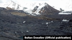 Кумтөр алтын кениндеги “Борбордук” карьер. Архивдик сүрөт. 