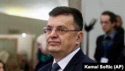 Bosnia's parliament has endorsed Zoran Tegeltija to become the country's new prime minister.