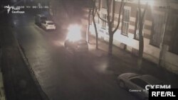 Криміналіст Валерій Кур, переглянувши відео, висловив думку, що палій до цього не мав злочинного досвіду і поводився як аматор