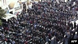 تظاهرات ضدحکومتی در شهر ادلیب سوریه؛ تصویر از ویدیویی است که روز جمعه در یوتیوب منتشر شده است.