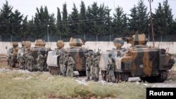 Թուրքական զորամիավորումը Թուրիքայի եւ Սիրիայի սահմանին, 30 հուլիսի, 2012